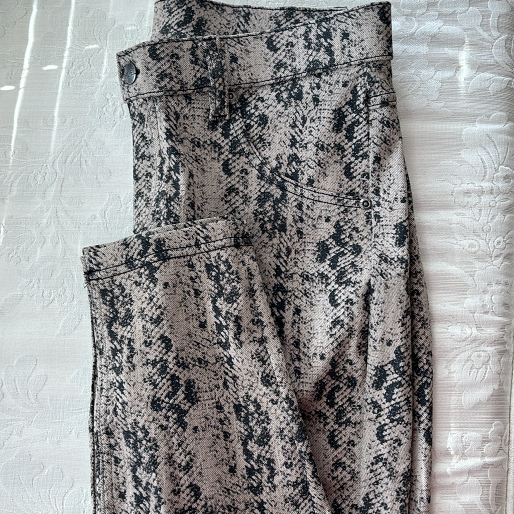 Python Print Jeggins.